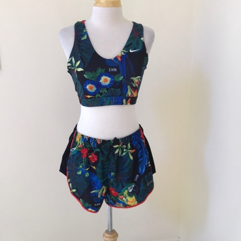 NIKE Size L tropical print two piece bra and shorts set